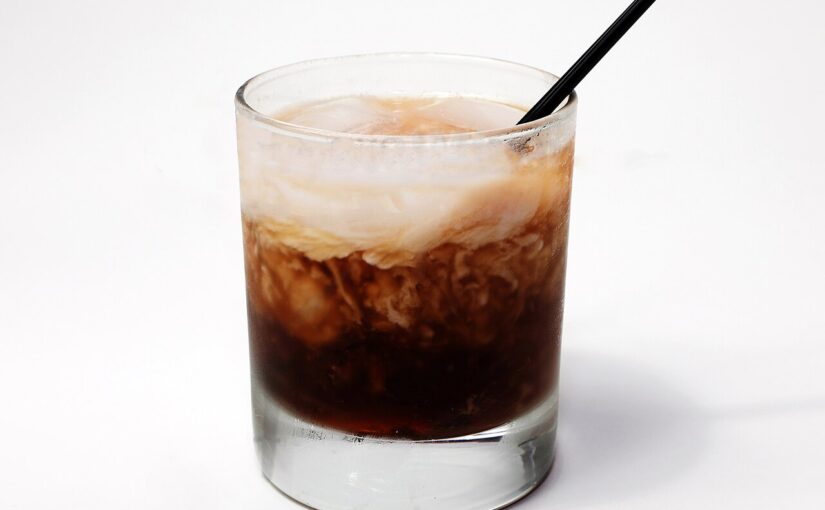 White Russian Cocktail: The Dude’s Laid-Back Choice